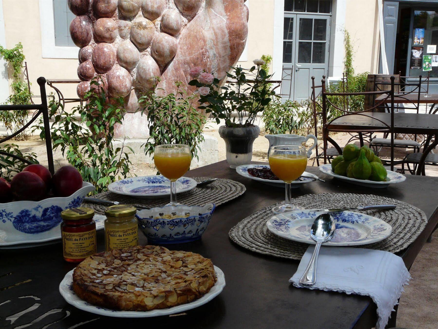 Logis Hotel - Restaurant La Marbrerie Caunes-Minervois Dış mekan fotoğraf